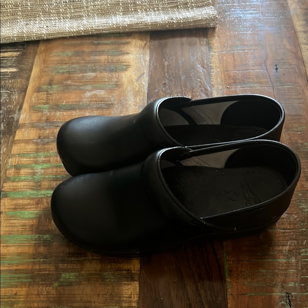 Dansko Black Women's Mules - Picture 2 of 4